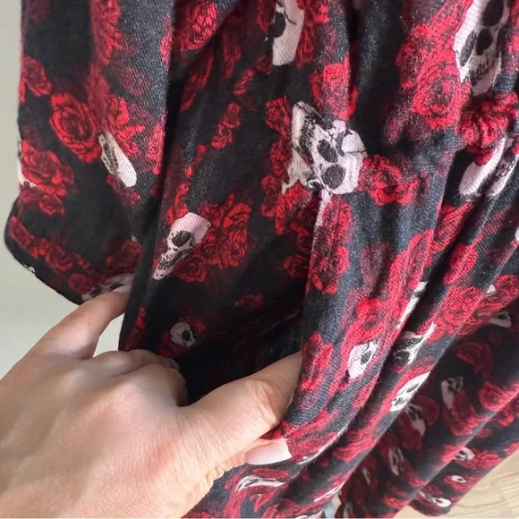 Torrid Skulls And Roses Waist Tie Roll Tab Sleeve Midi Dress Size 1X - Picture 12 of 14